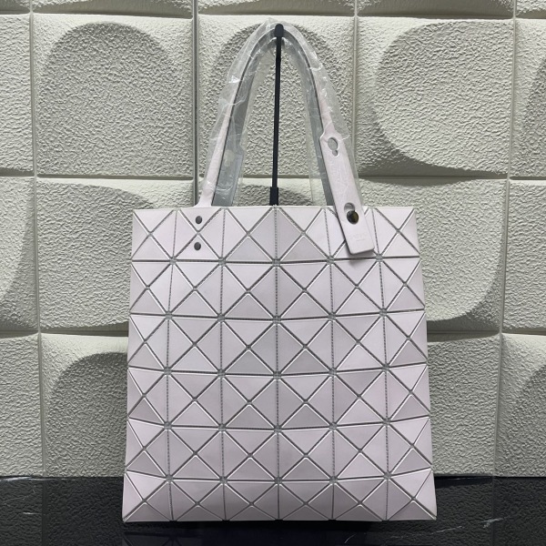 95新/三宅一生/市场价23888/包包/250224RN0009