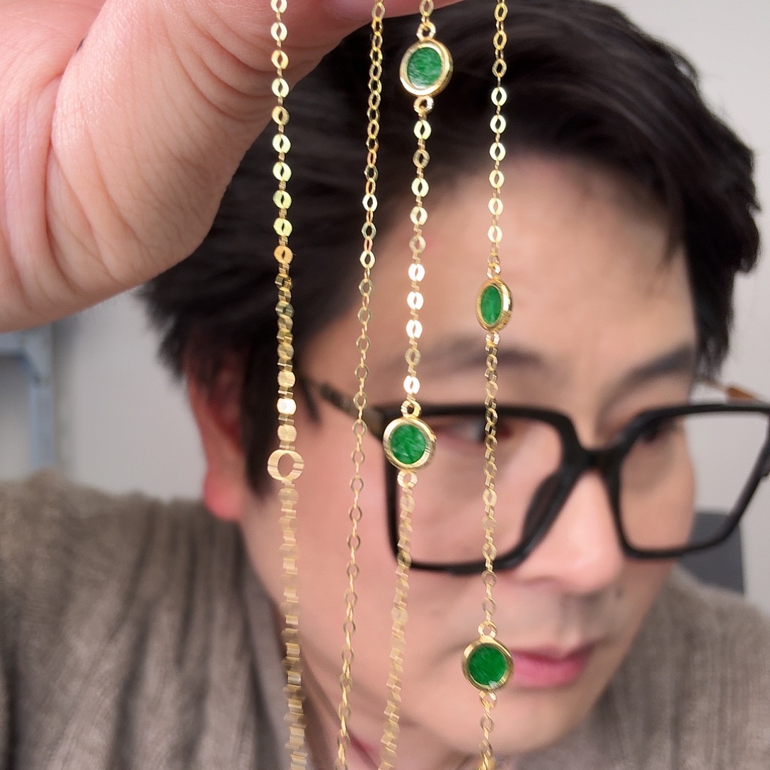 厉***)翡翠18K金镶嵌颈饰一件