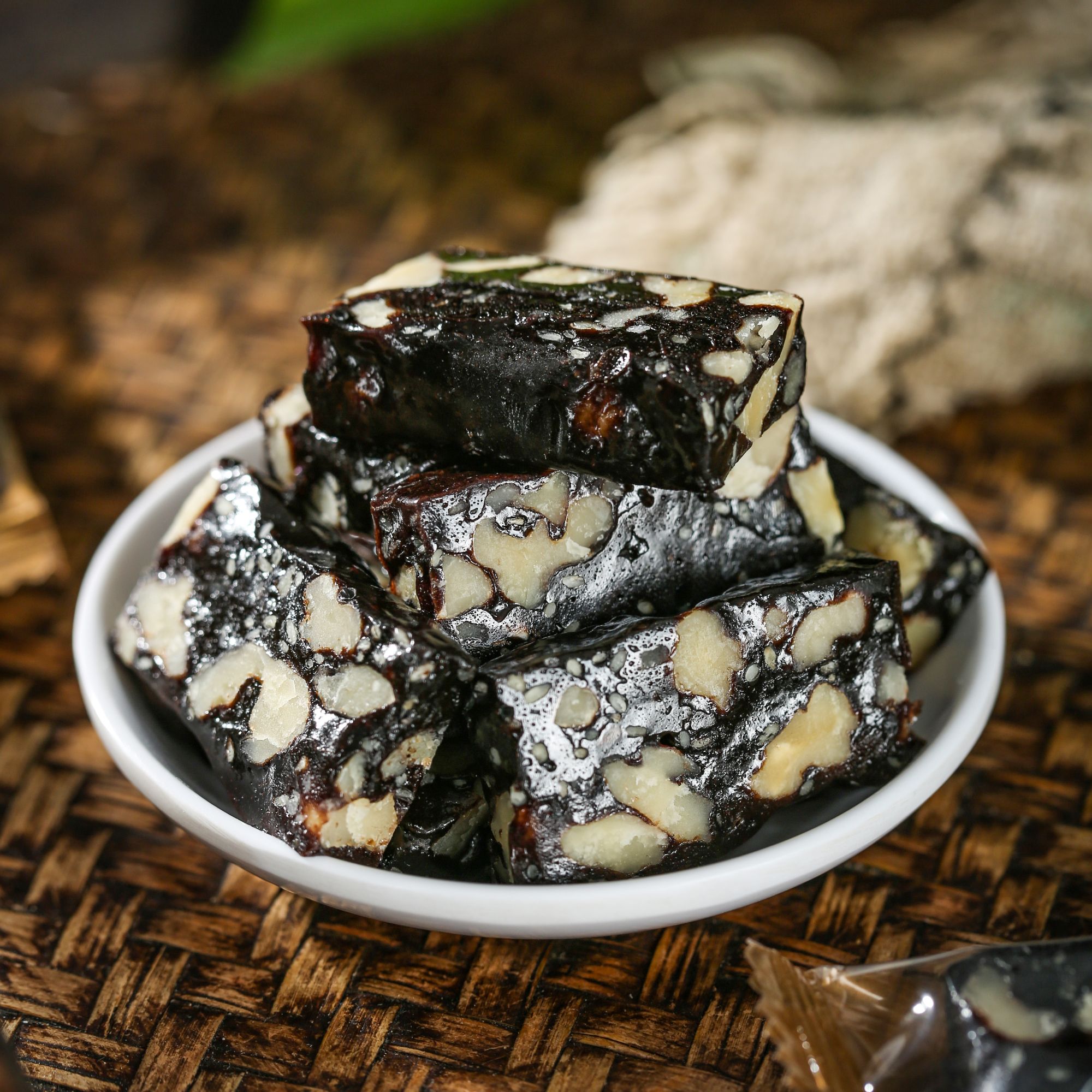 黄精九黑糕10种黑食材黑芝麻黑桑葚核桃传统中式糕点零食