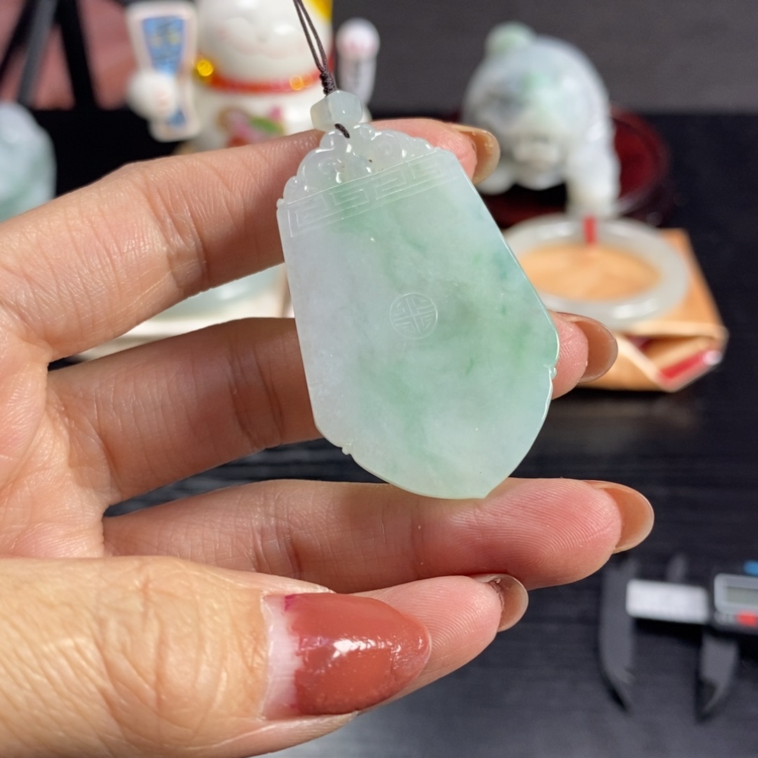 翡翠颈饰未镶嵌天然翡翠