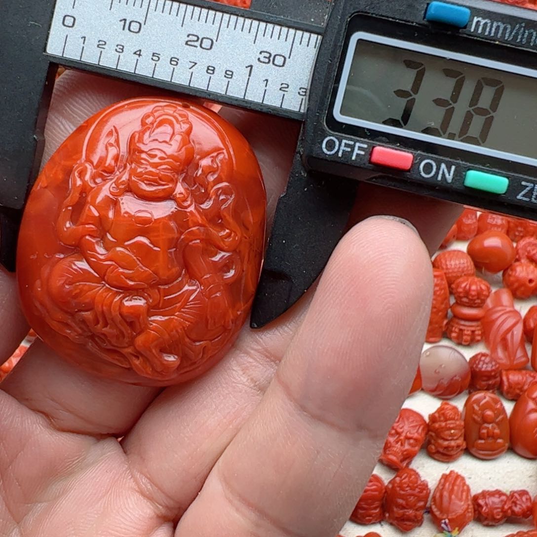 南红玛瑙配饰未镶嵌