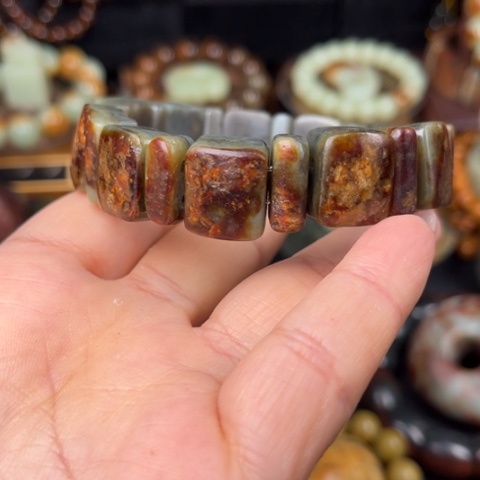 岫岩河磨玉（透闪石质玉）手链未镶嵌奇*