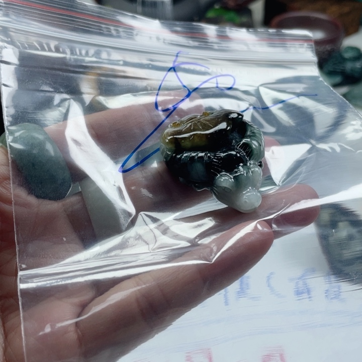 翡翠未镶嵌颈饰成品