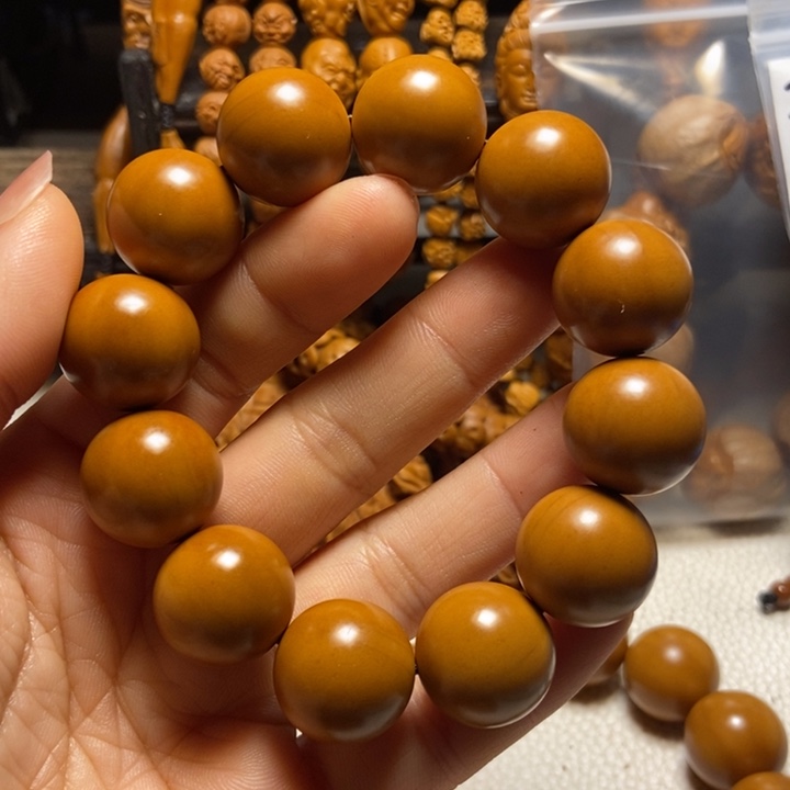 【闪购商品】橄榄核手串/手链飞*正圆光珠1.8+