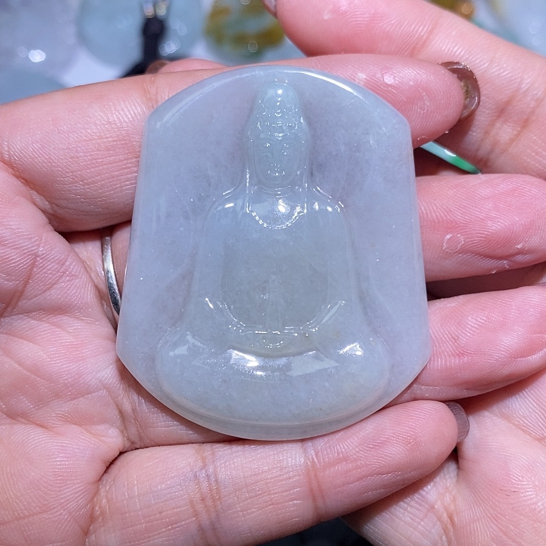 翡翠未镶嵌颈饰观音