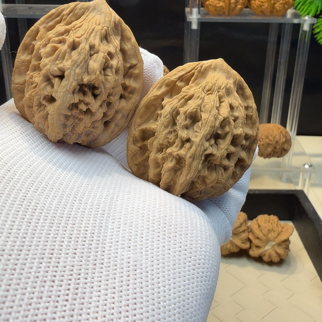 文玩核桃把件全品麦穗虎头