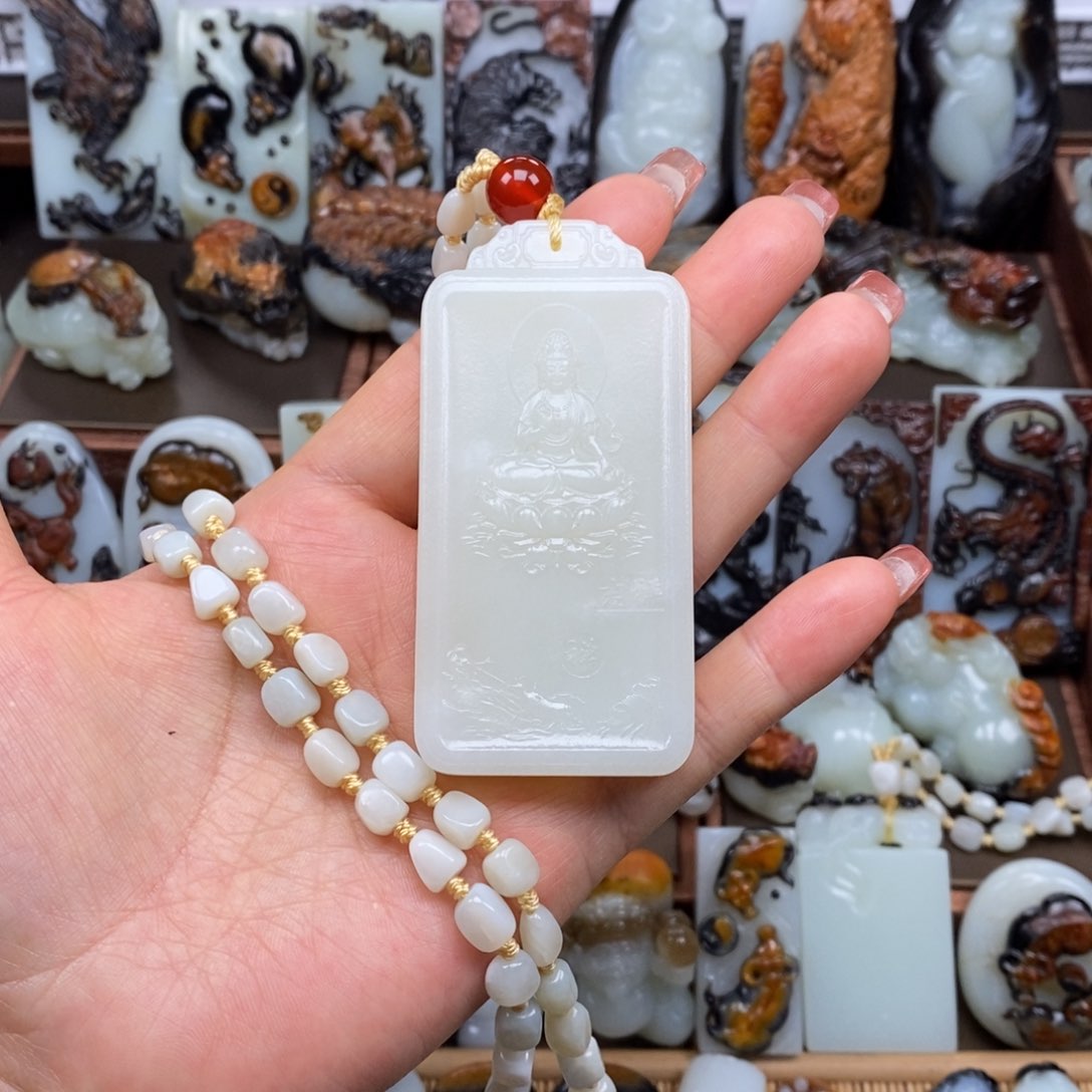 颈饰未镶嵌和田玉