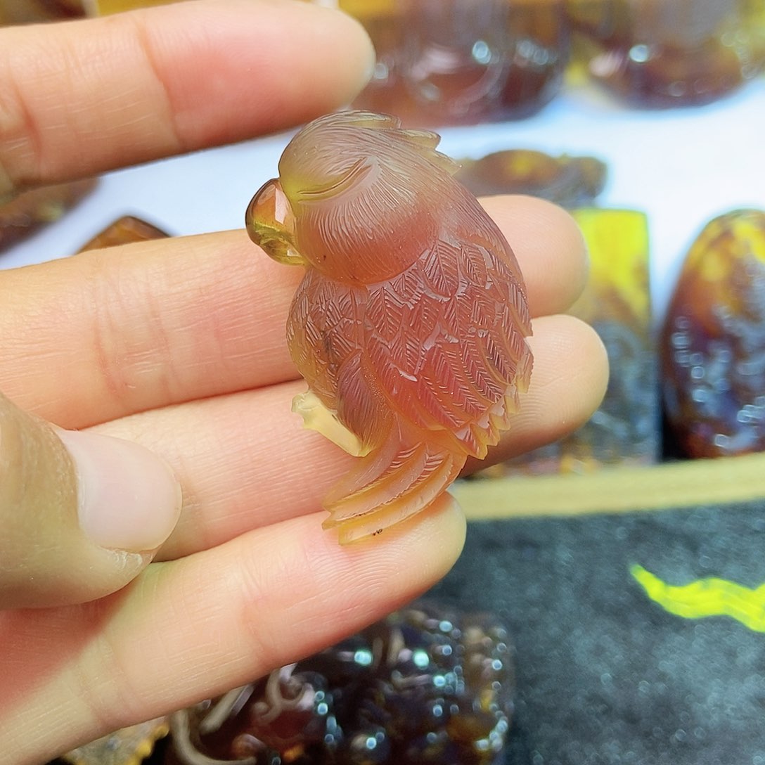 琥珀颈饰未镶嵌英明神武