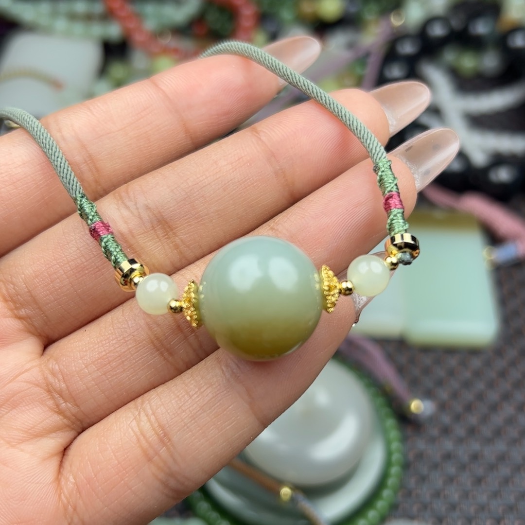 和田玉吊坠未镶嵌