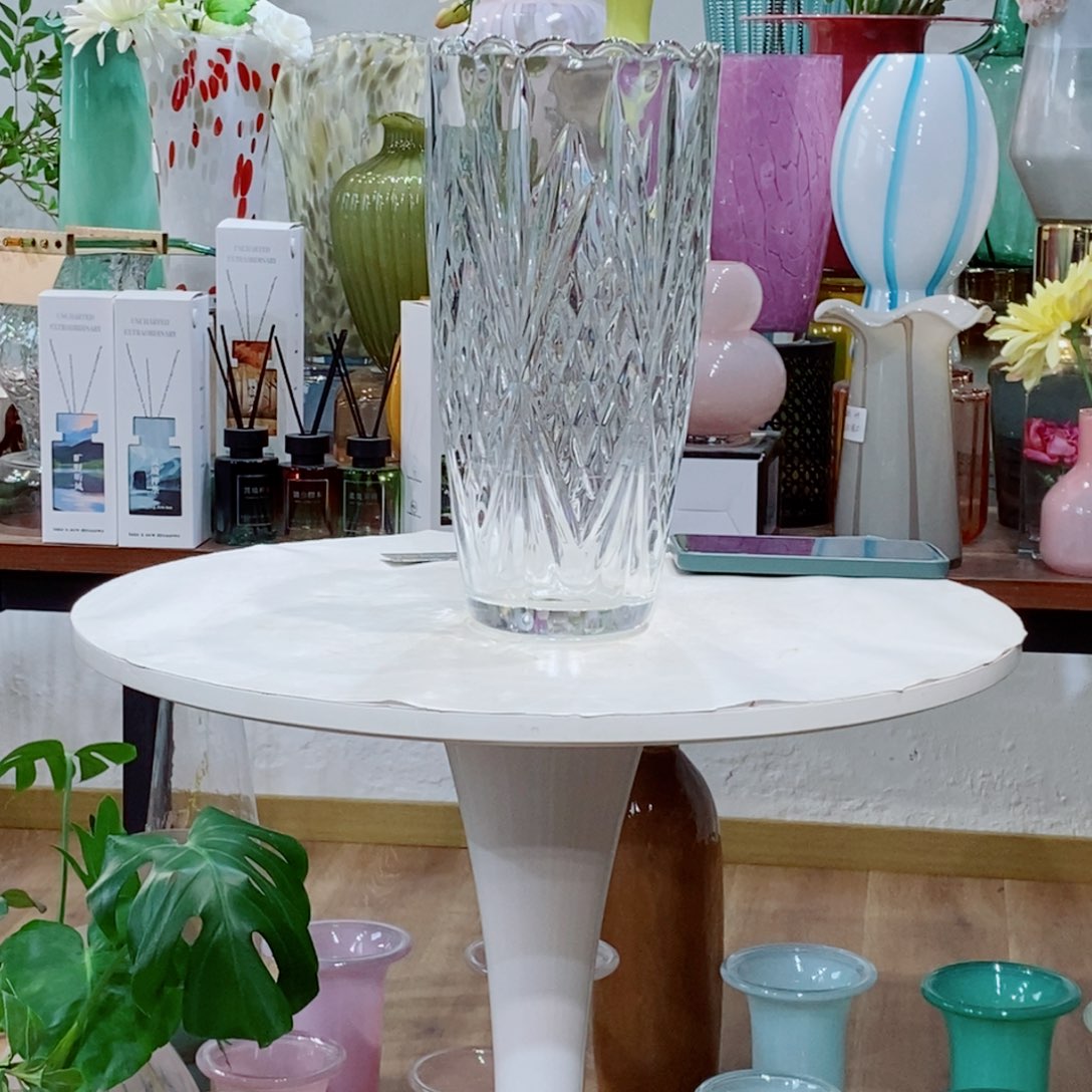 原色花瓶菠萝纹口13.5高29.5微瑕