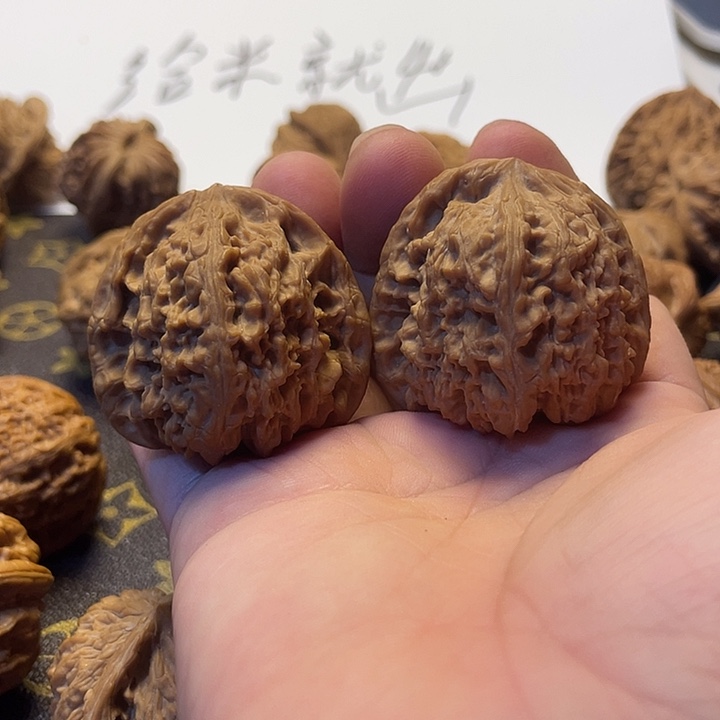 火***面文玩核桃吊坠南疆