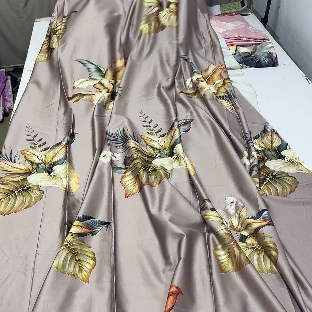 棉3.4米咖色满花布料