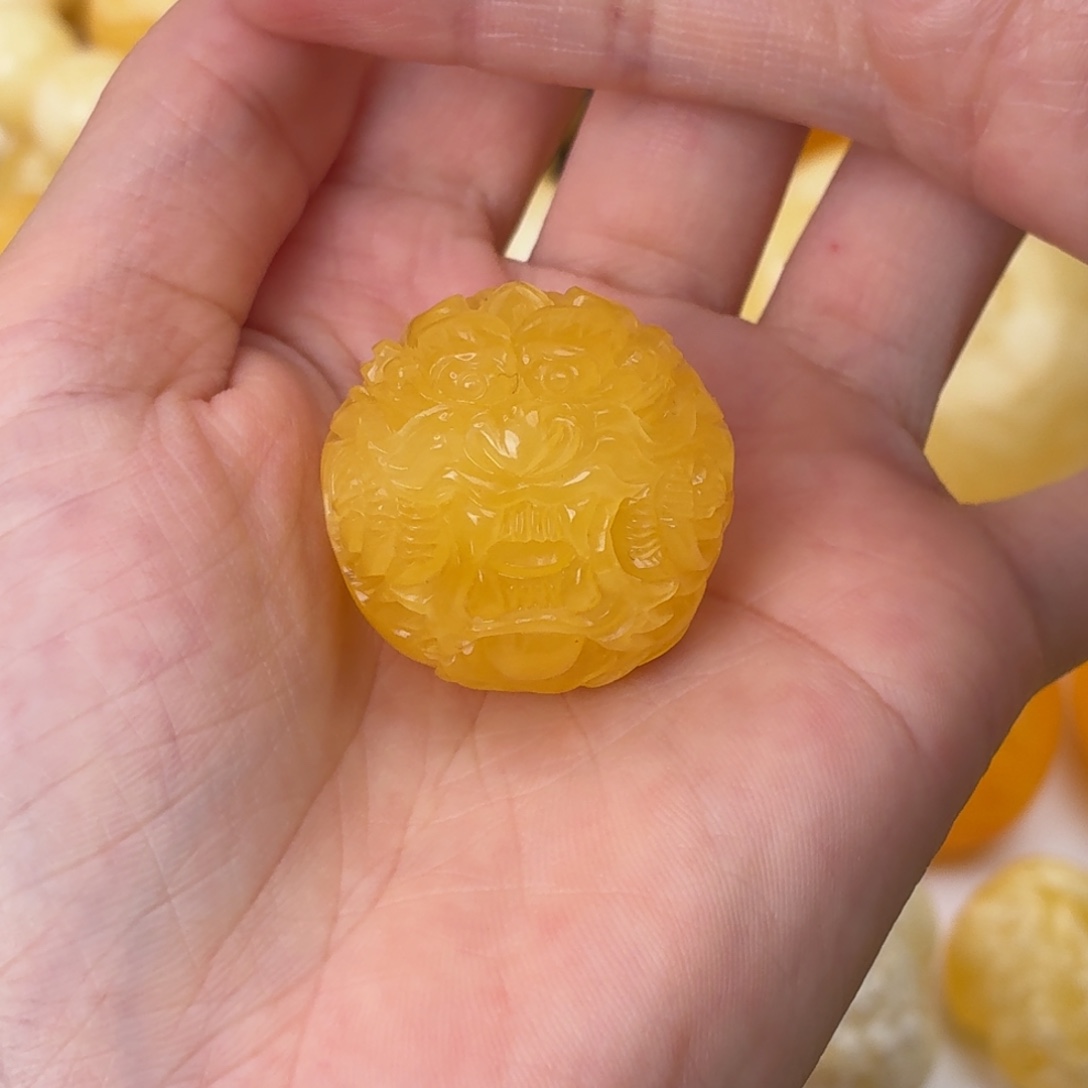 B***a未镶嵌琥珀裸石27➕龙珠