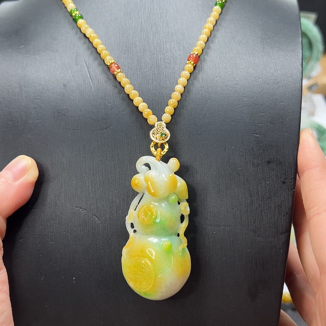 希***希翡翠未镶嵌颈饰吊坠