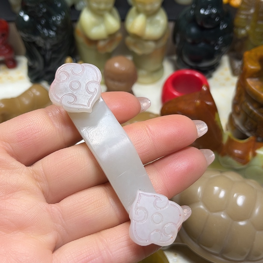 白玉菩提吊坠白玉菩提吊坠