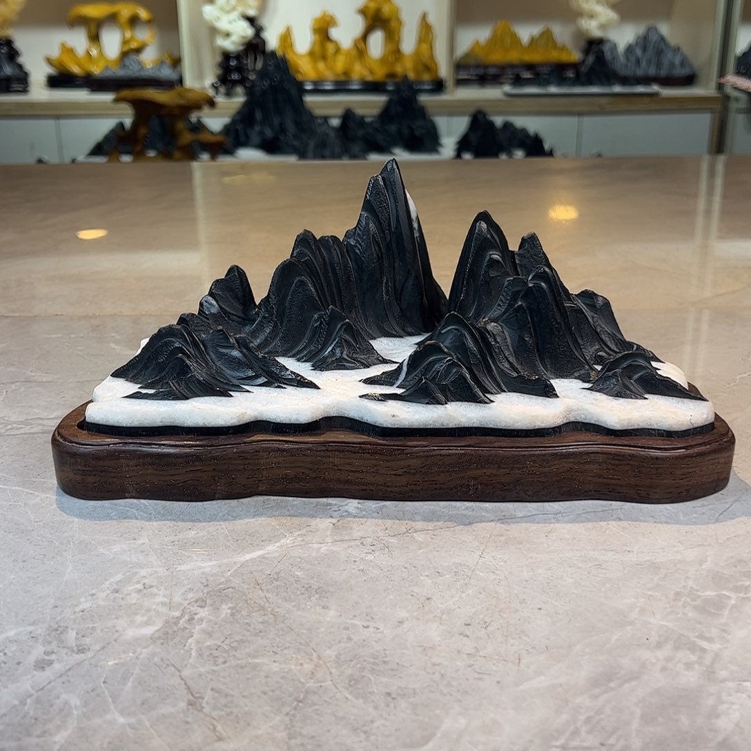 翟***哥灵璧奇石博览会摆件