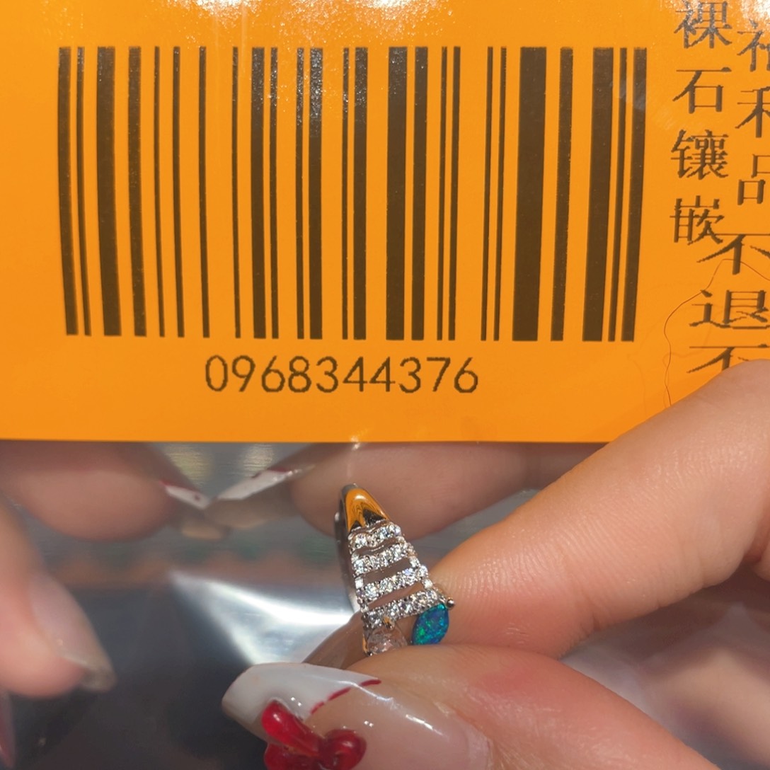 欧泊欧泊戒指银S925镶嵌H****?