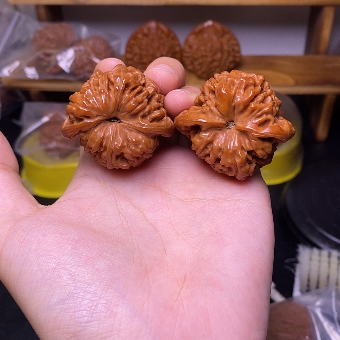 S***y吊坠文玩核桃官帽