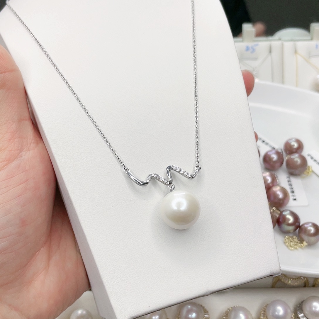 淡水珍珠吊坠(赠链)未镶嵌