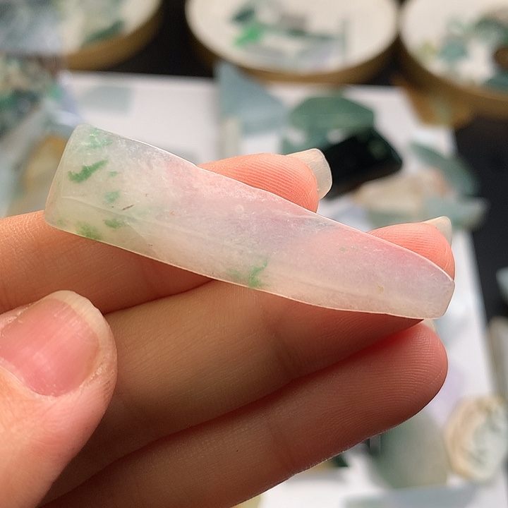 定制翡翠未镶嵌葡****?料子