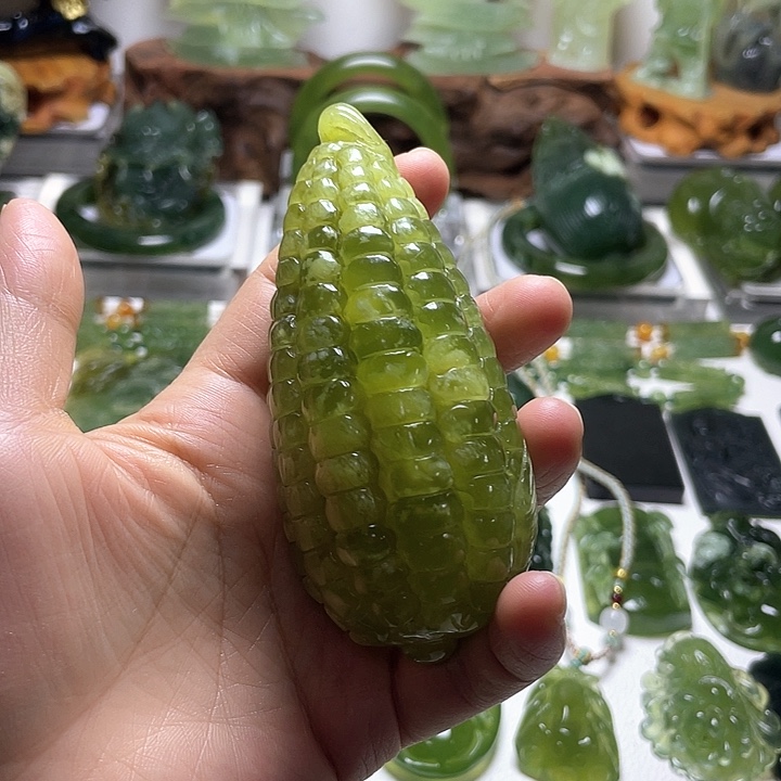 蛇纹石玉手把未镶嵌