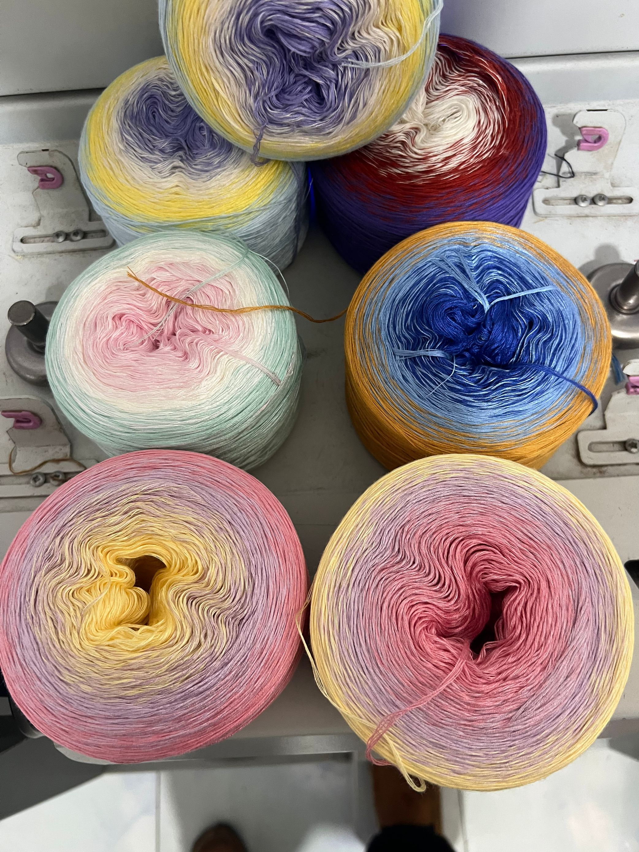 400克丝光棉渐变蛋糕线加捻直播间专拍毛线钩织渐变毛线彩色