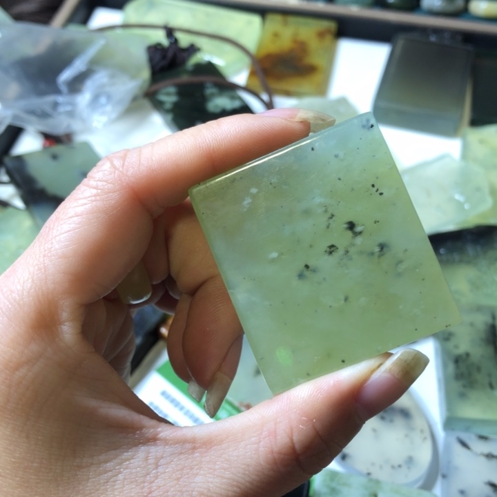 岫玉未镶嵌岫玉挂件