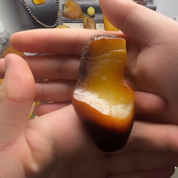 飞***狼定制琥珀未镶嵌纯天然蜜蜡吊坠