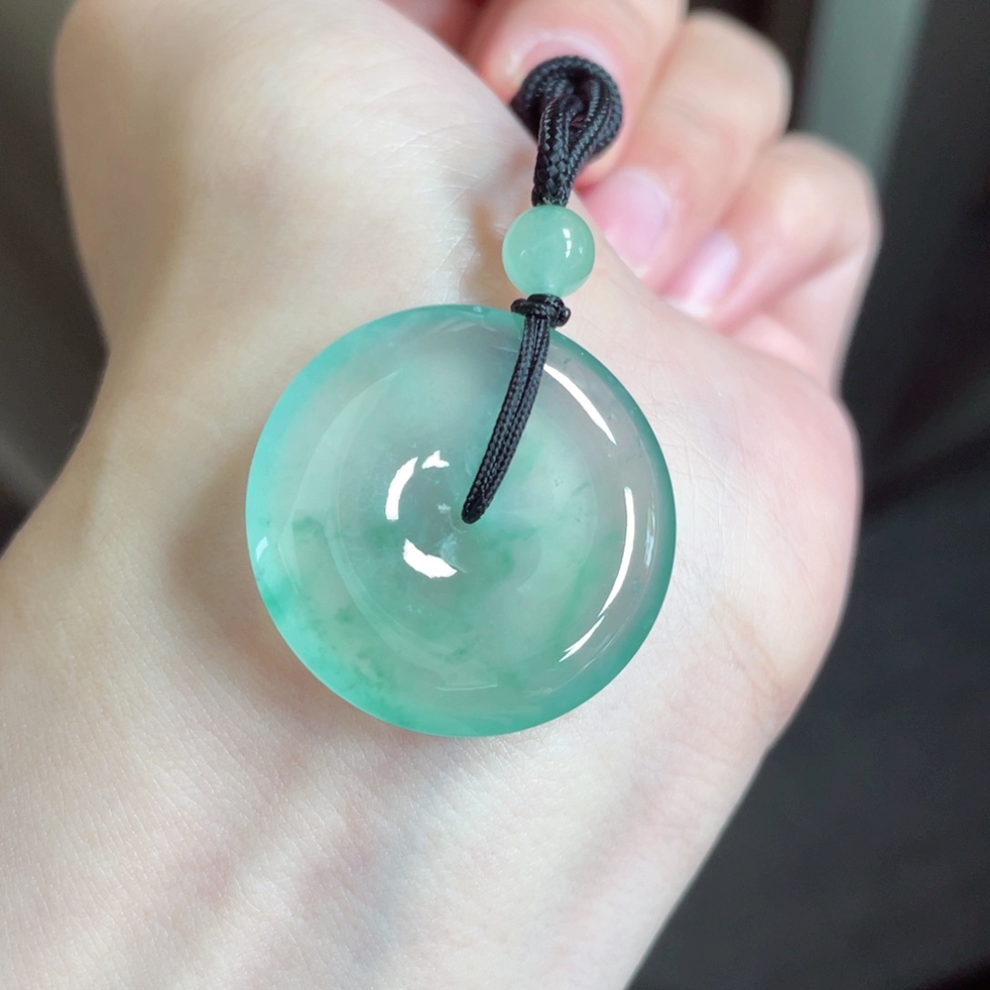 翡翠颈饰未镶嵌扣子