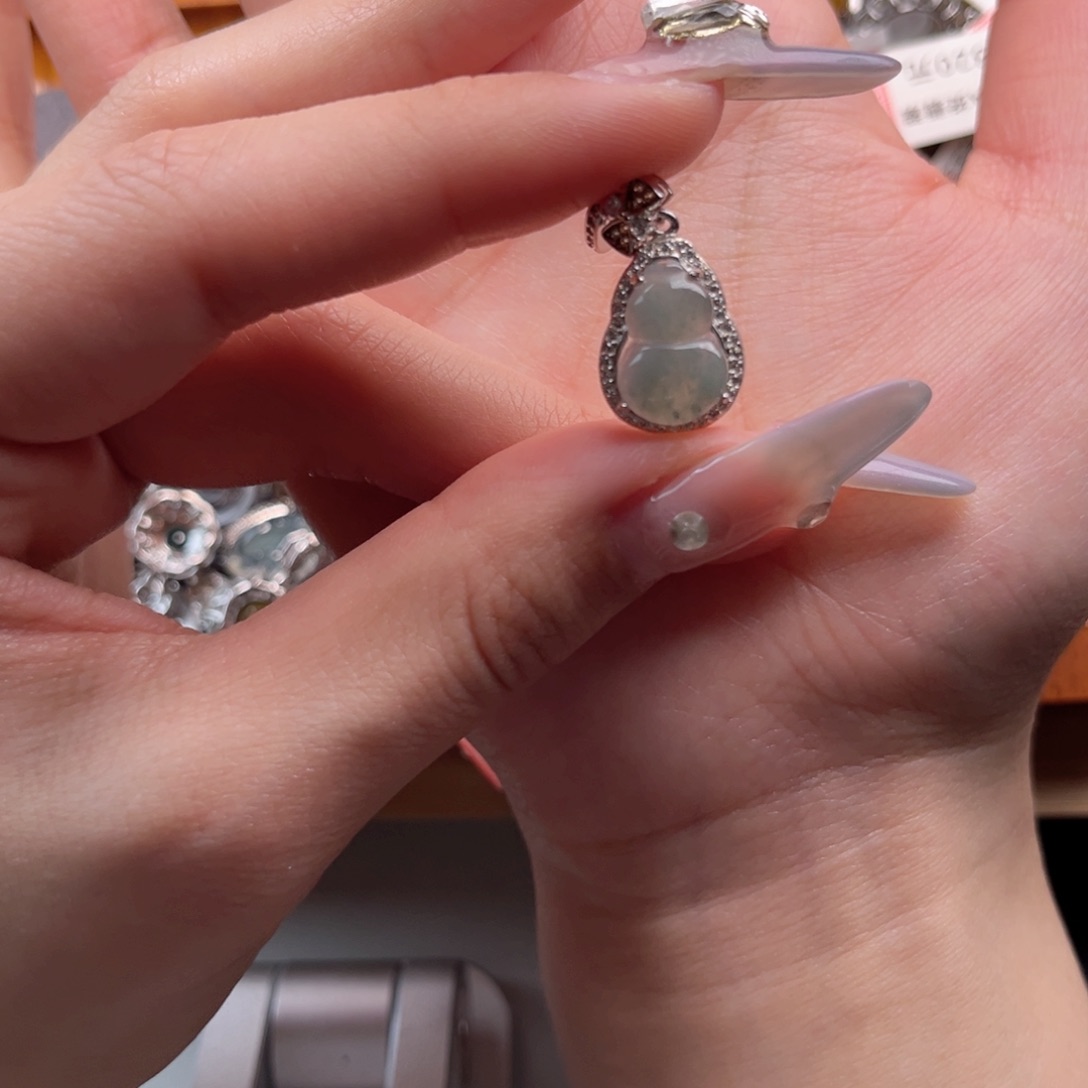 翡翠颈饰银S925镶嵌66688