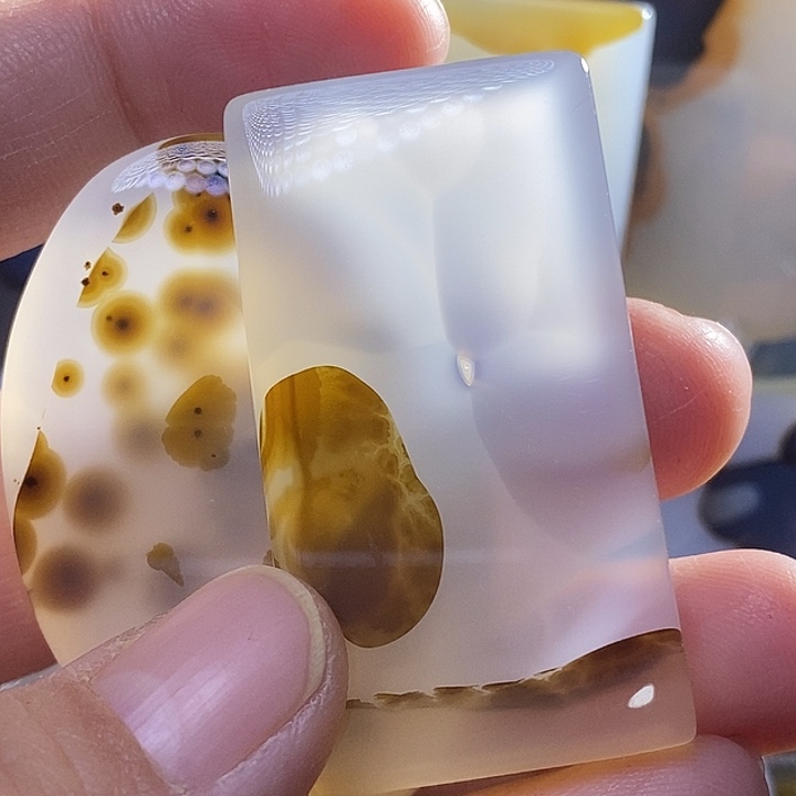 未镶嵌颈饰玛瑙/玉髓俺**下