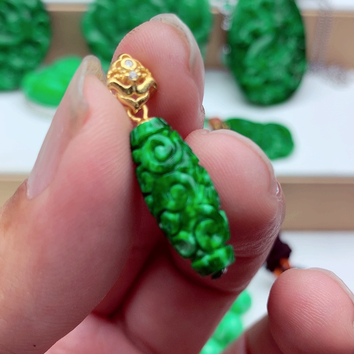 翡翠未镶嵌吊坠(不含链)