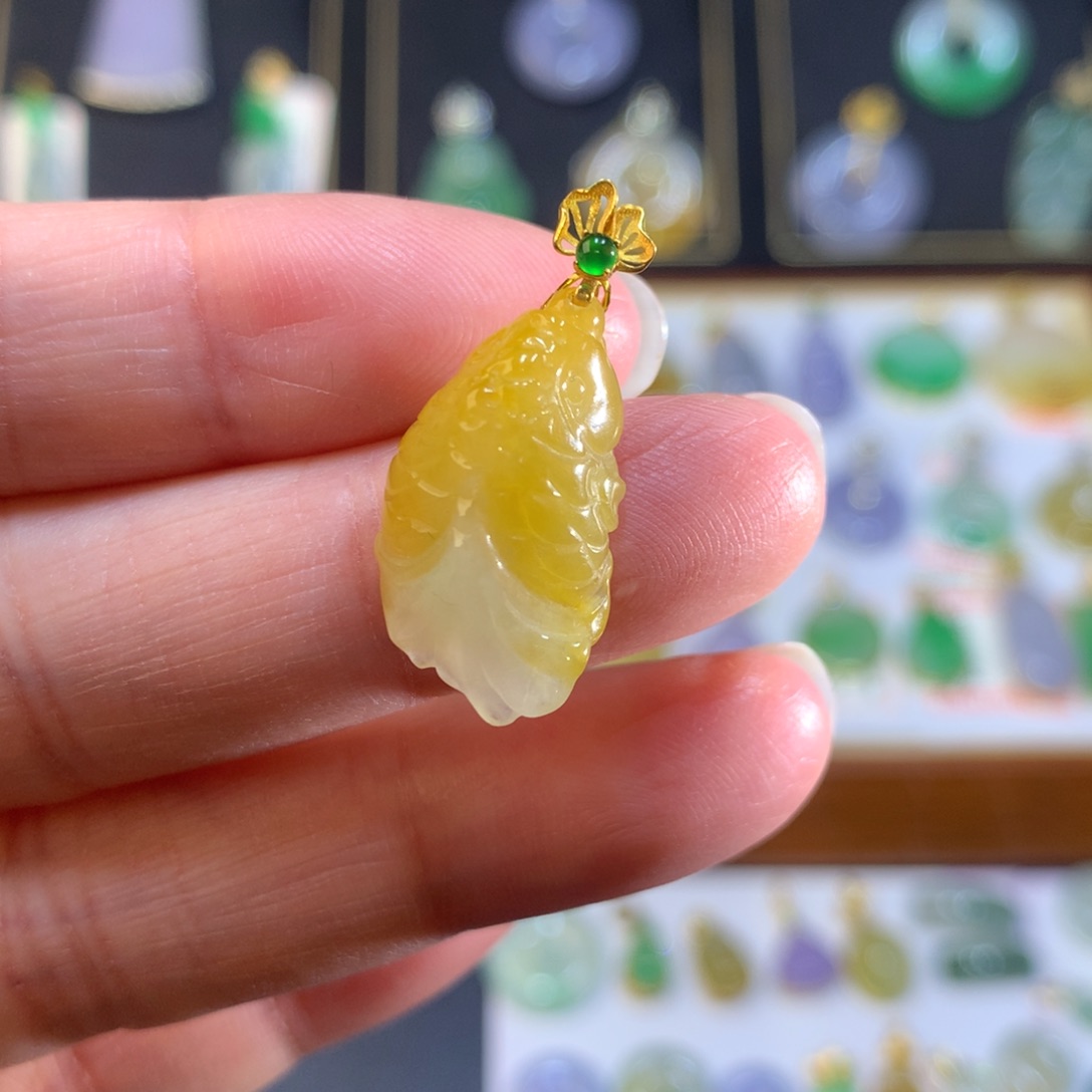 翡翠18K金镶嵌颈饰