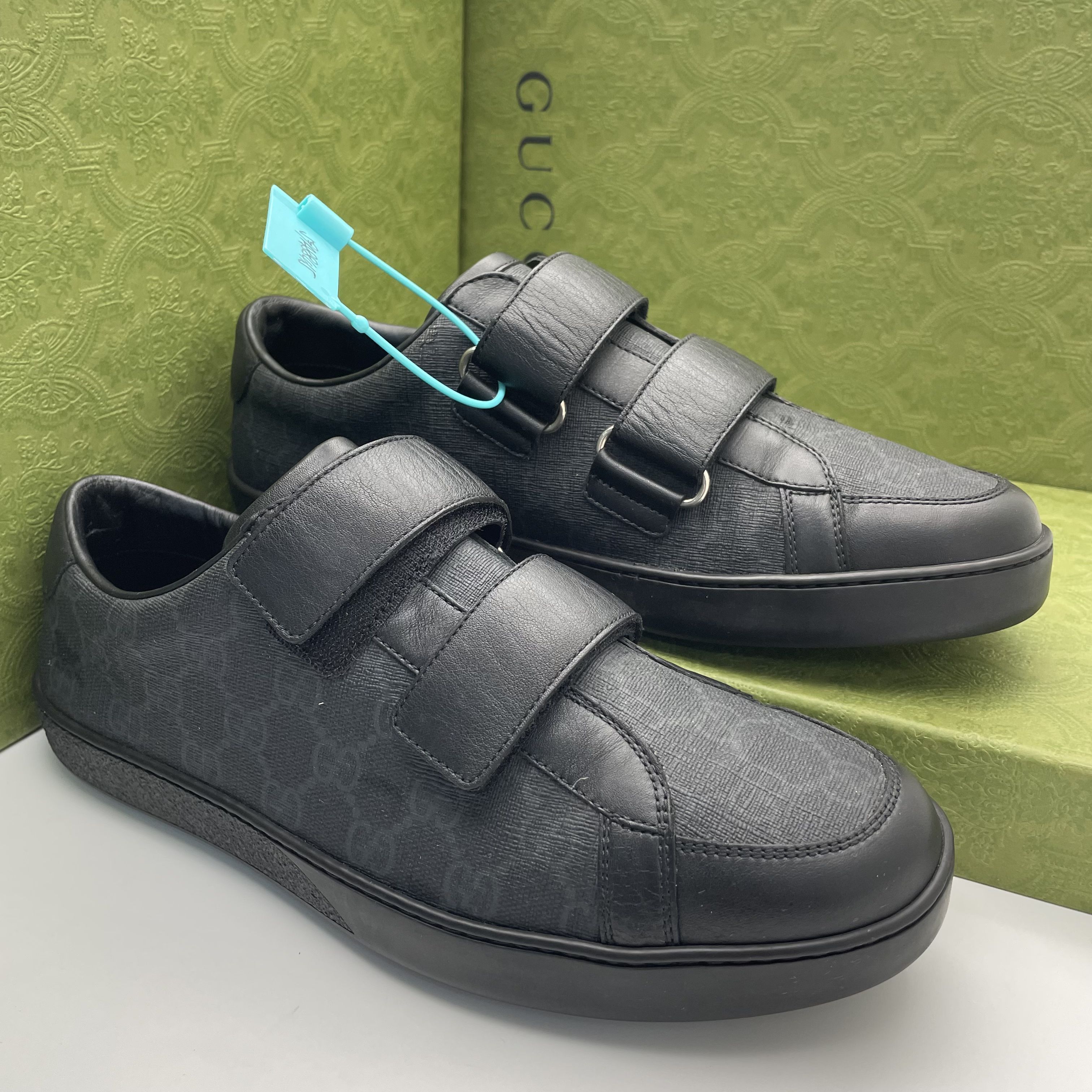 95新 GUCCI/古驰 41.5欧码/黑色皮面暗纹老花魔术贴休闲时尚板鞋