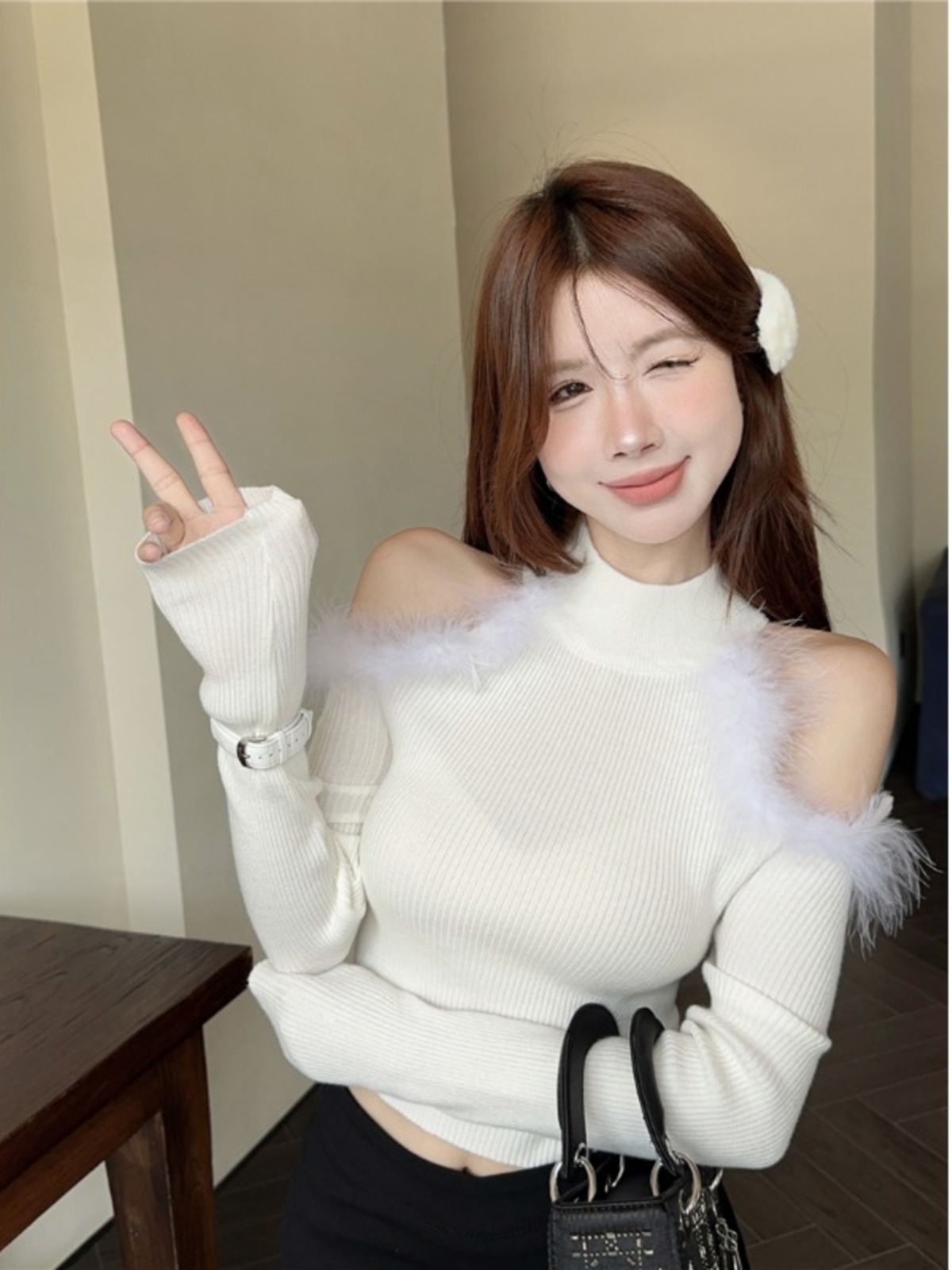 5185#半高领拼接镂空露肩针织衫上衣女秋装高级感长袖性感T恤毛衣