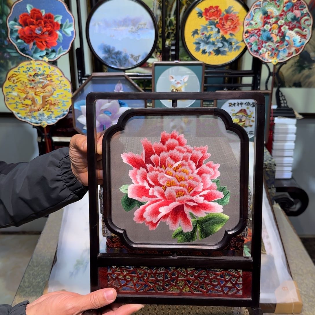 刺绣刺绣工艺精湛