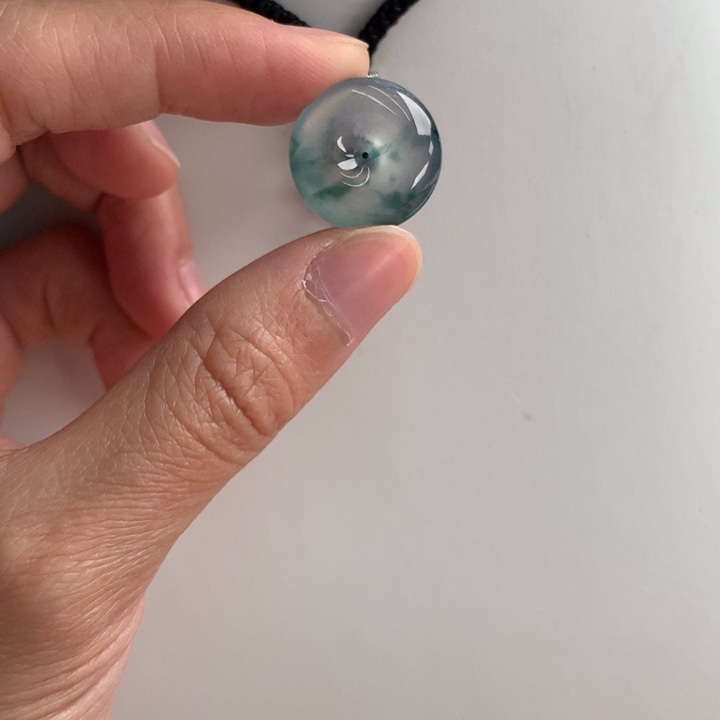 翡翠挂件未镶嵌….