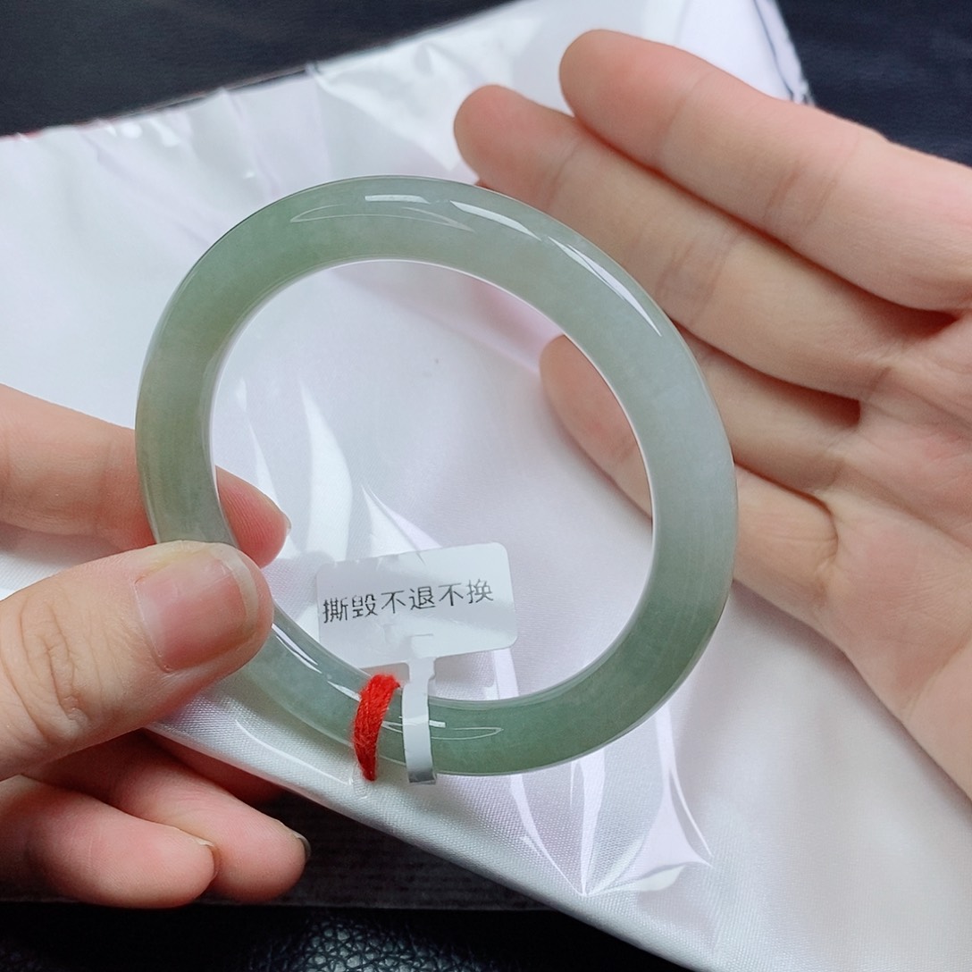 翡翠手镯未镶嵌53圆条