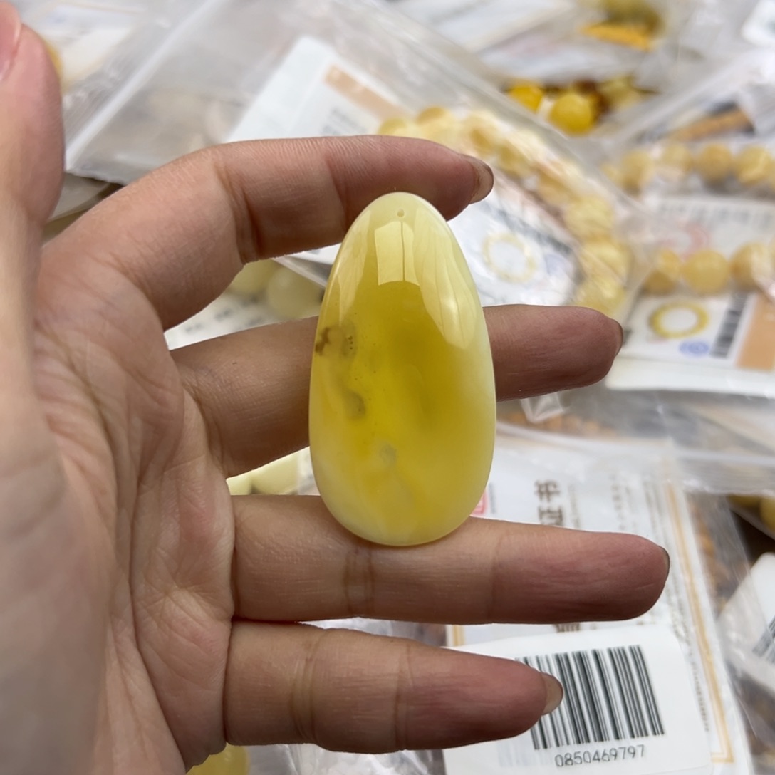 琥珀珠宝奇石未镶嵌