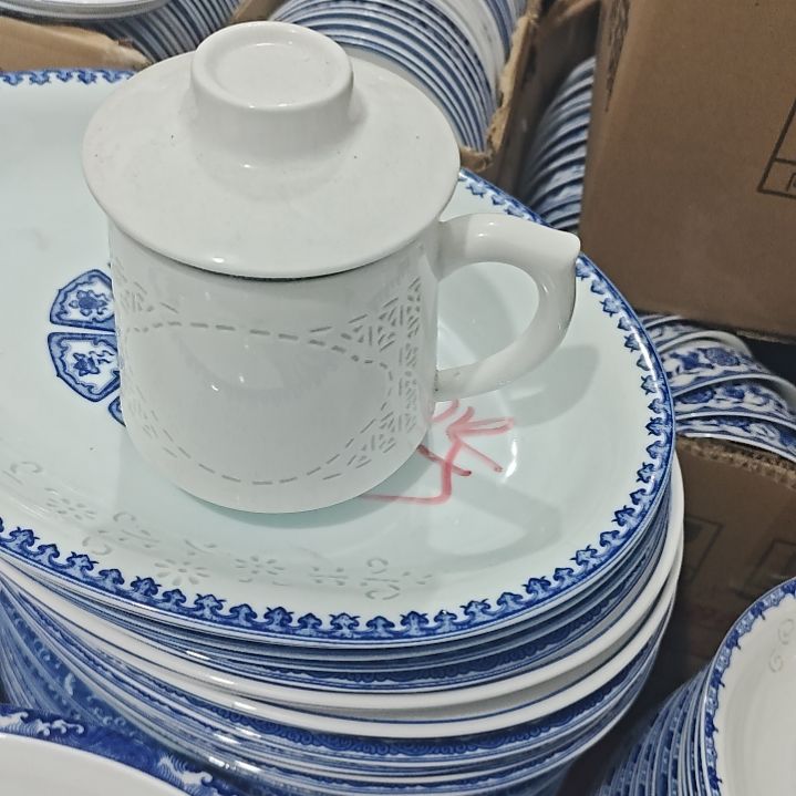 瓷玲珑大号办公杯两个带茶漏盖子微瑕疵