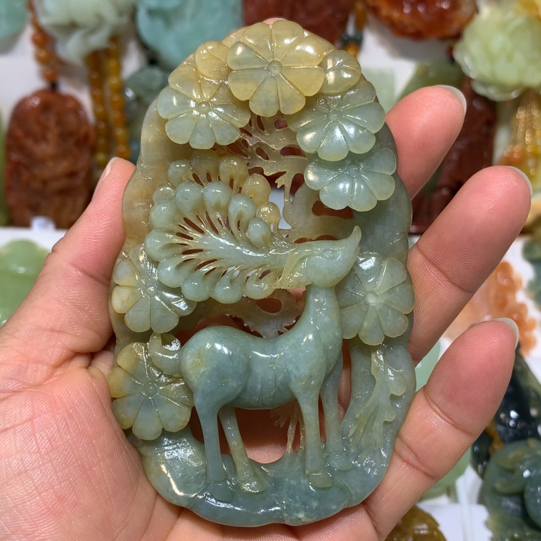 蛇纹石玉未镶嵌颈饰