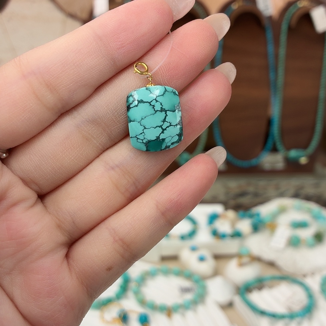 18K金镶嵌绿松石吊坠(不含链)