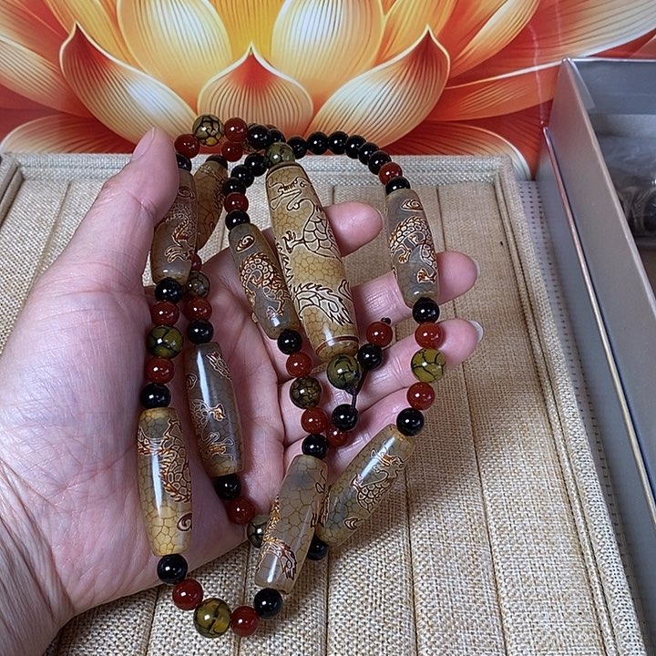 玛瑙/玉髓颈饰未镶嵌