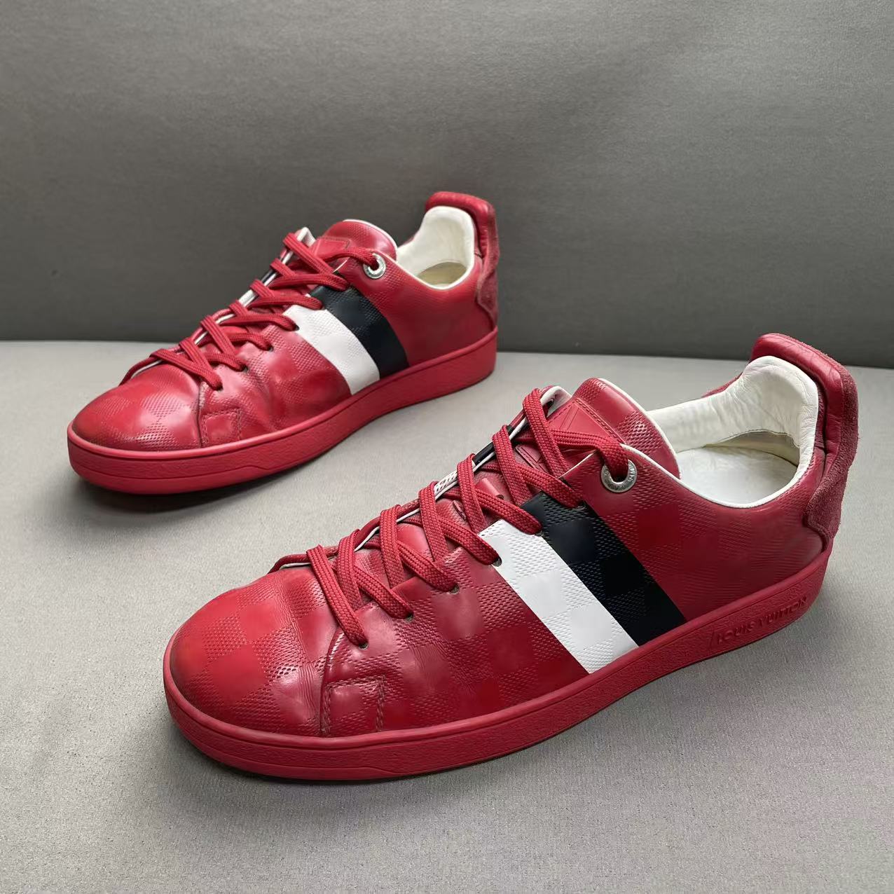 95新 LouisVuitton/路易威登 红色皮面棋盘格时尚百搭板鞋 40码