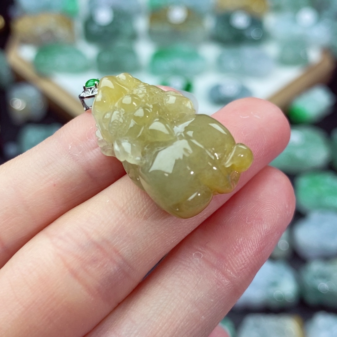 翡翠颈饰未镶嵌天然