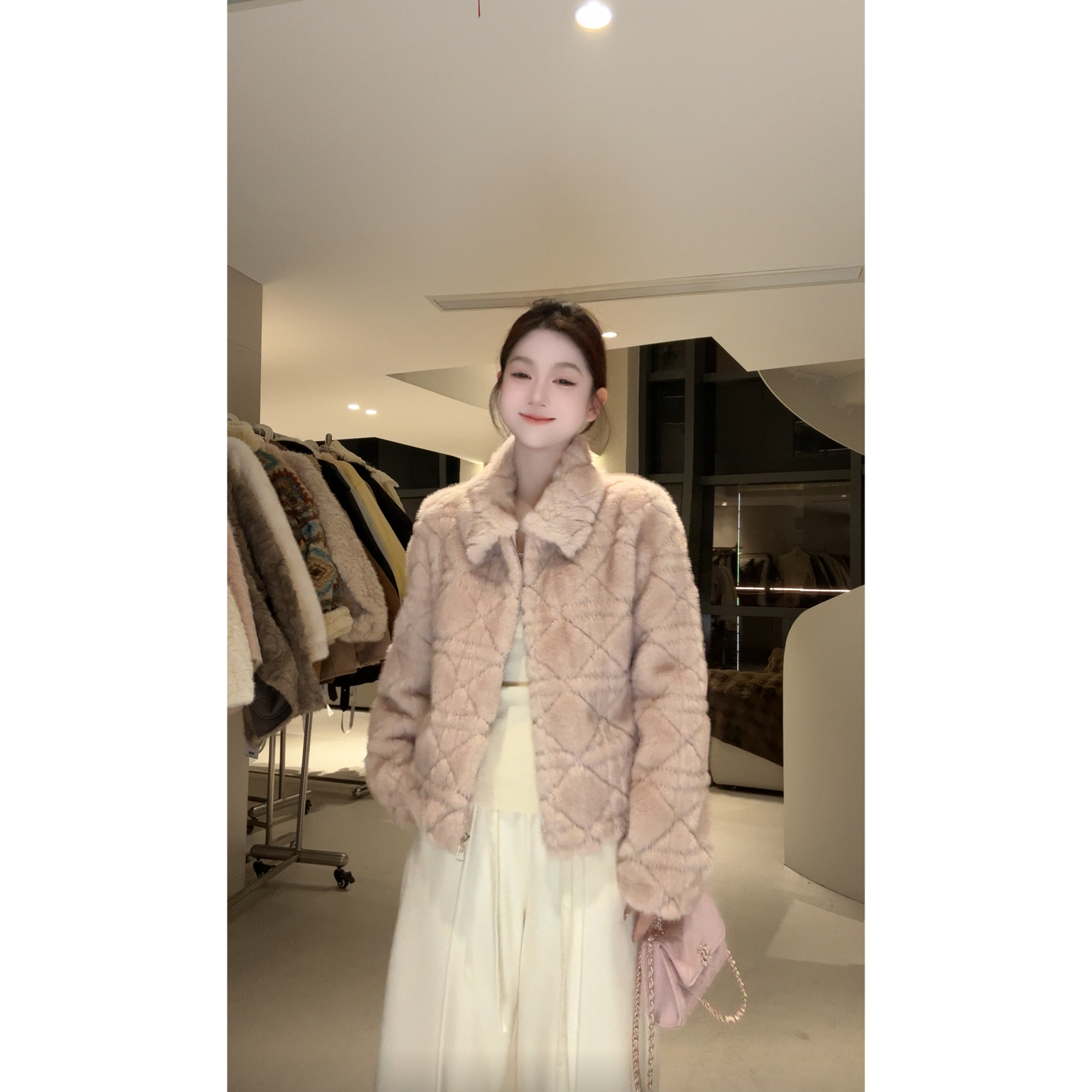 “漫雪波尔沃”轻奢环保珍珠貂藤格纹外套女秋冬短款千金风毛毛上衣