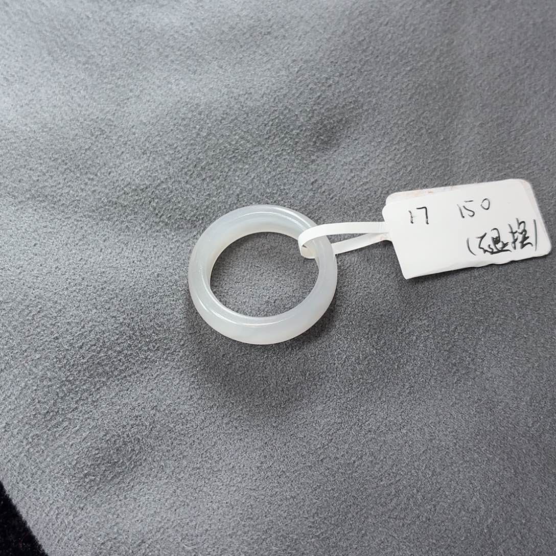 和田玉未镶嵌戒指