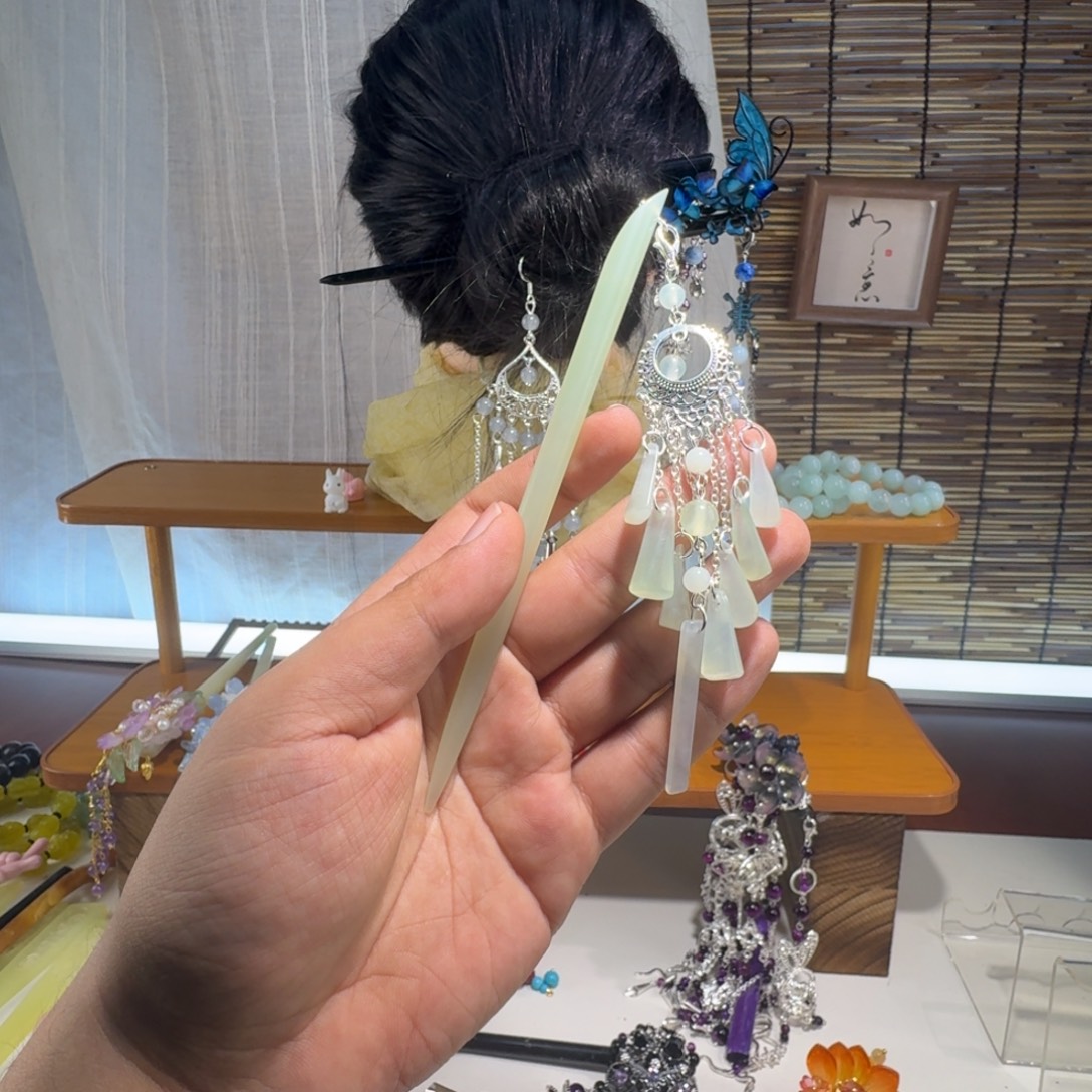 九***狸蛇纹石玉合金发饰