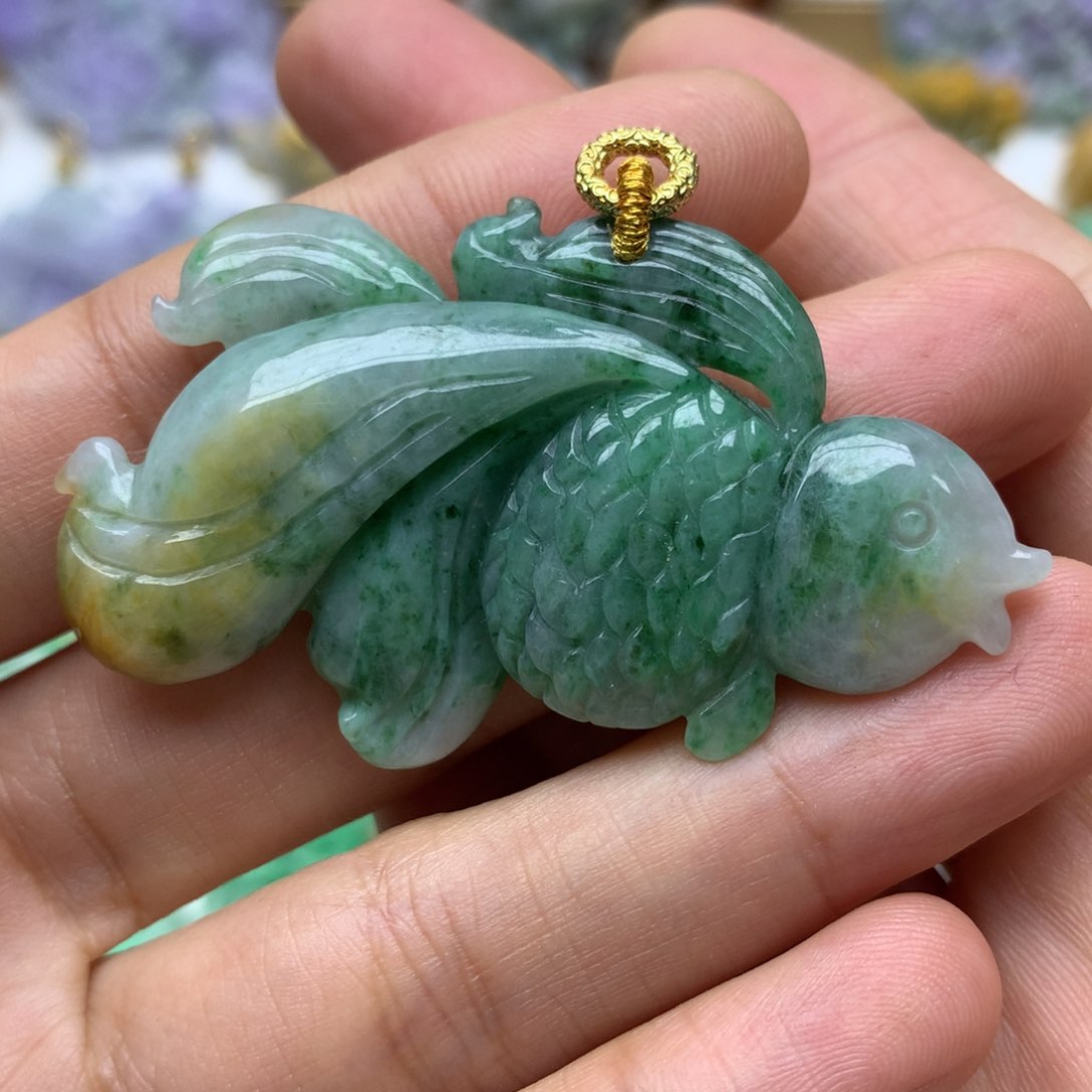 翡翠颈饰未镶嵌翡翠