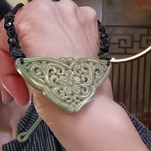 翡翠颈饰未镶嵌！！！
